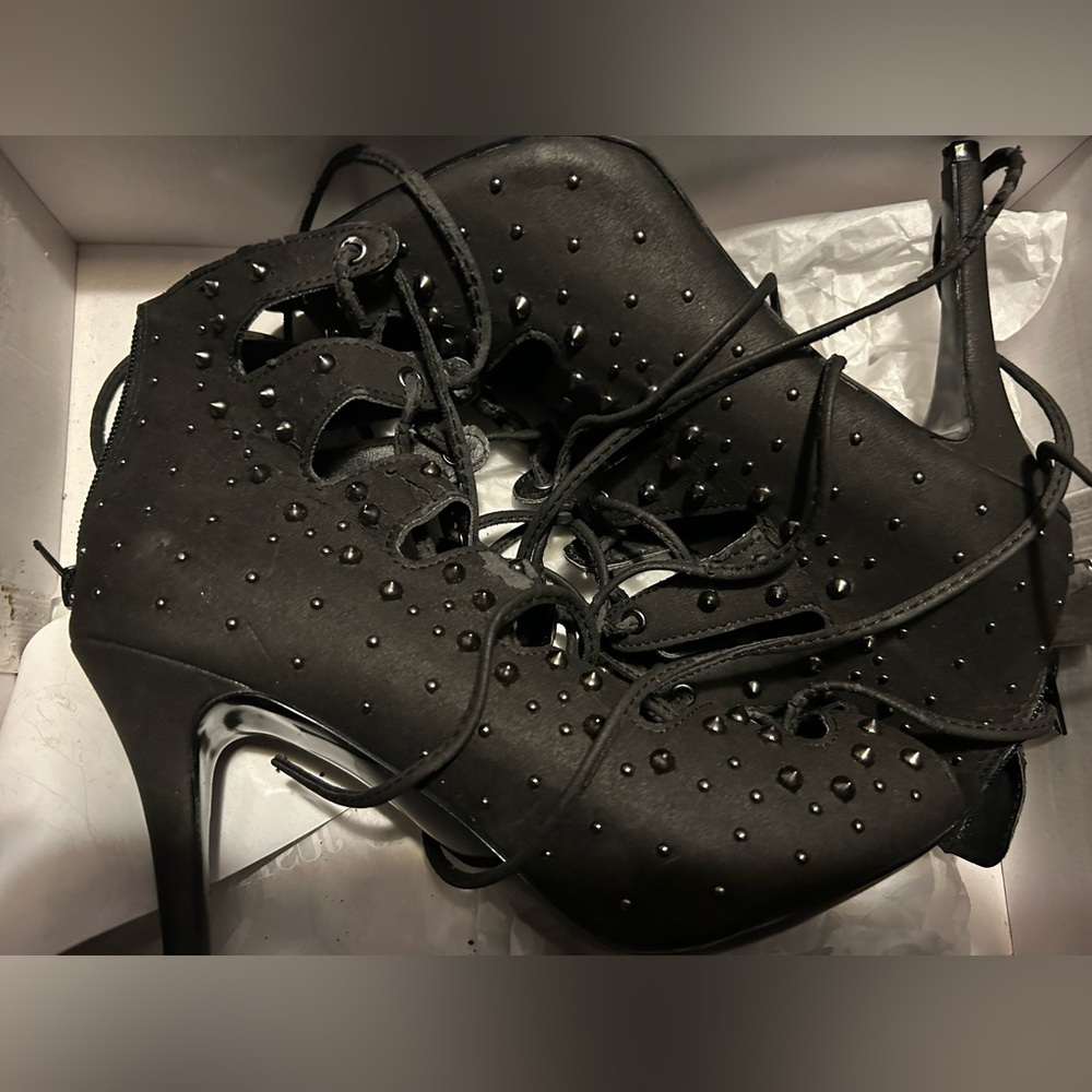 Dress heel.